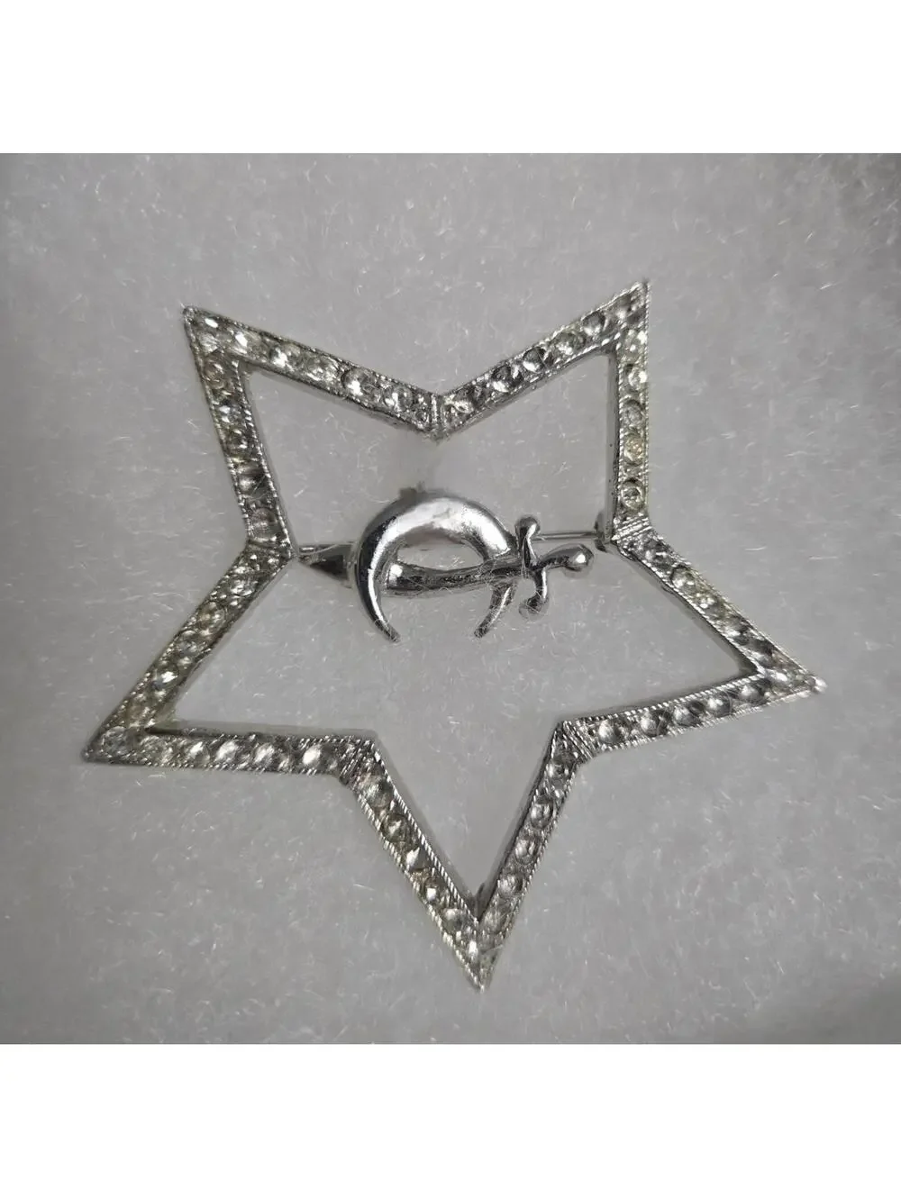 Good condition Mason star Jewelry pin